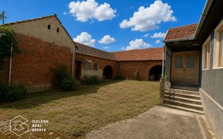 Casa traditionala cu teren 3.086 mp,  Căpruța, Arad - Poză 4