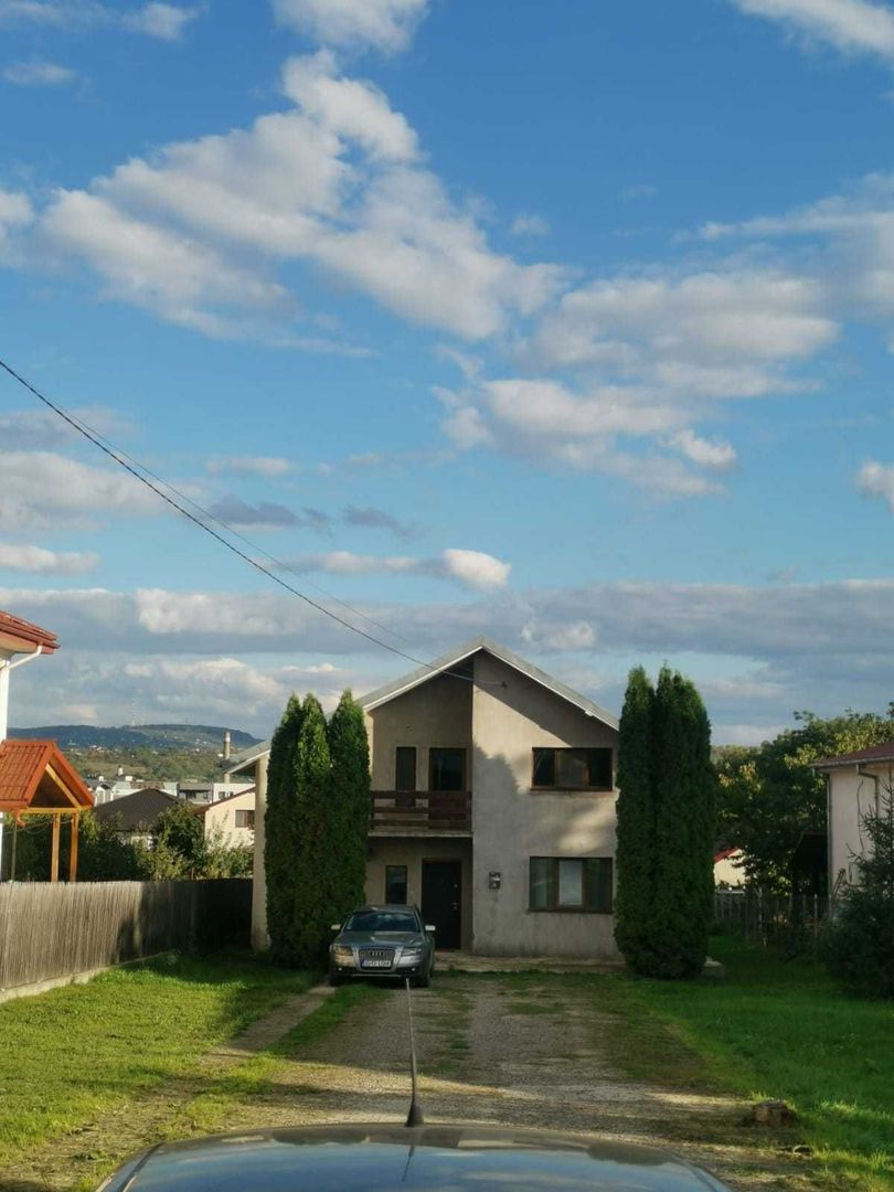 Vila cu  2500 m/p. in zona Expo-Mobila sau Mega-Image. - Poză 1