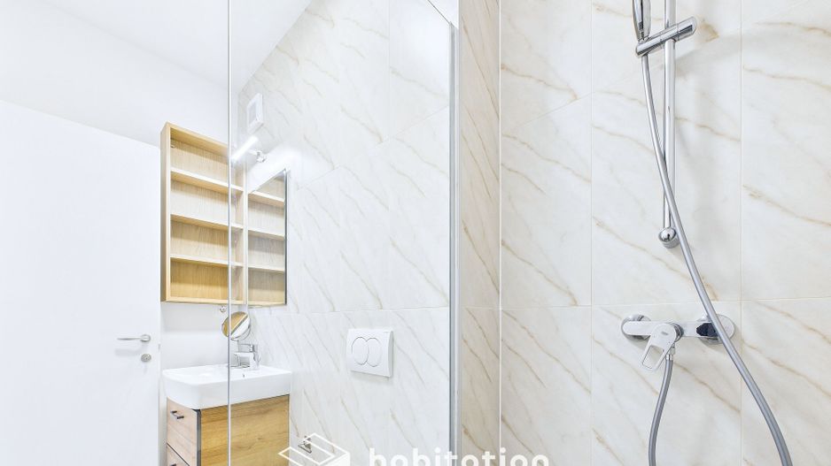 Apartament elegant si vibrant, vedere panoramicǎ ,zona Lipovei- Padure - Poză 19