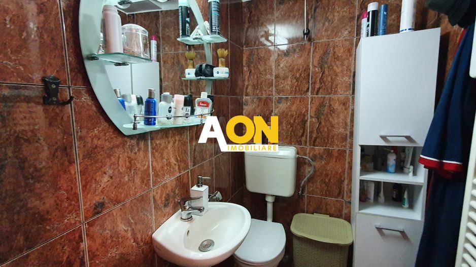 Casa cu 7 camere, 2 spatii comerciale, pretabila pt. birouri, Centru - Poză 15