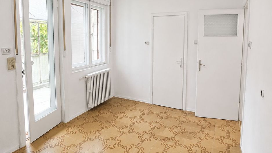 Apartament spațios cu 3 camere, 87 mp utili, 2 garaje, etaj 1 la casă - Poză 5