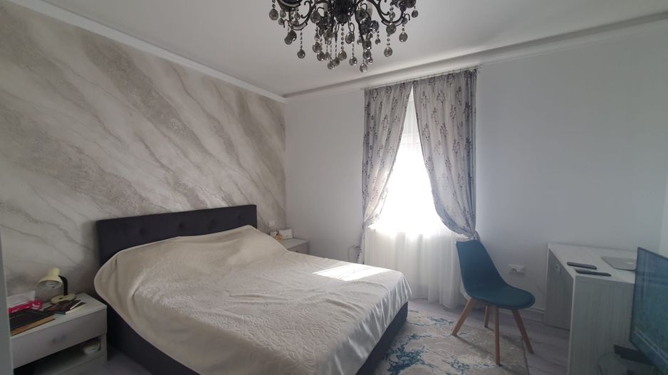 Casa renovata complet – zona Mall – - Poză 10