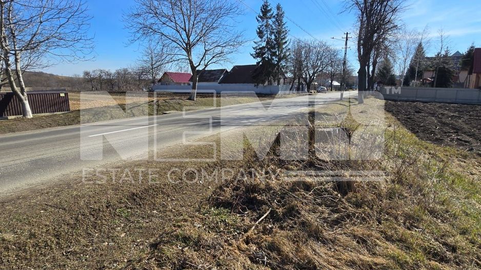 Teren de 20 ari | Intravilan | Iluminat stradal | 34.000 EUR Pătrăuți - Poză 3