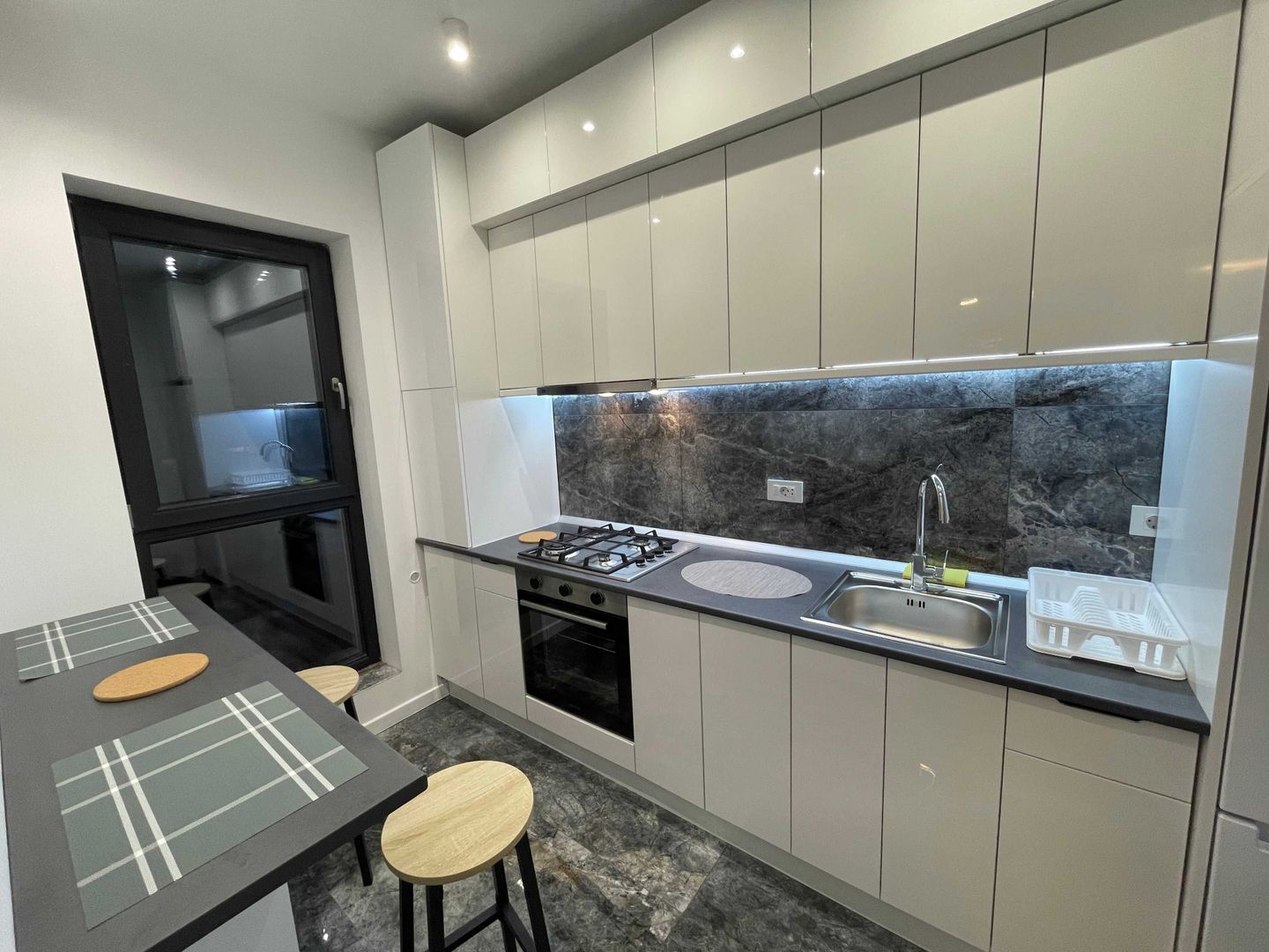 Ap 2 cam. BLOC NOU Lujerului Exigent Plaza Prima Inchiriere - Poză 4