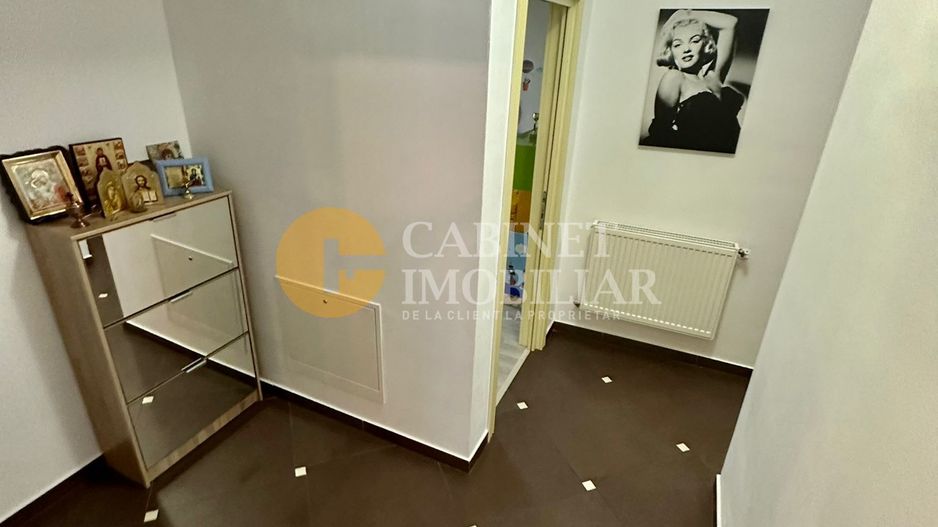 Apartament Cu 3 Camere Etaj 1 Zona Cug - Poză 2