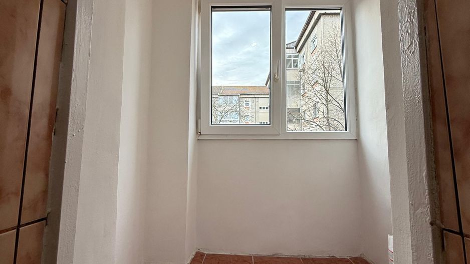 Chirie, apartament, 1 camera, 30 mp, Traian Lalescu Oradea. 250 E/lună - Poză 5