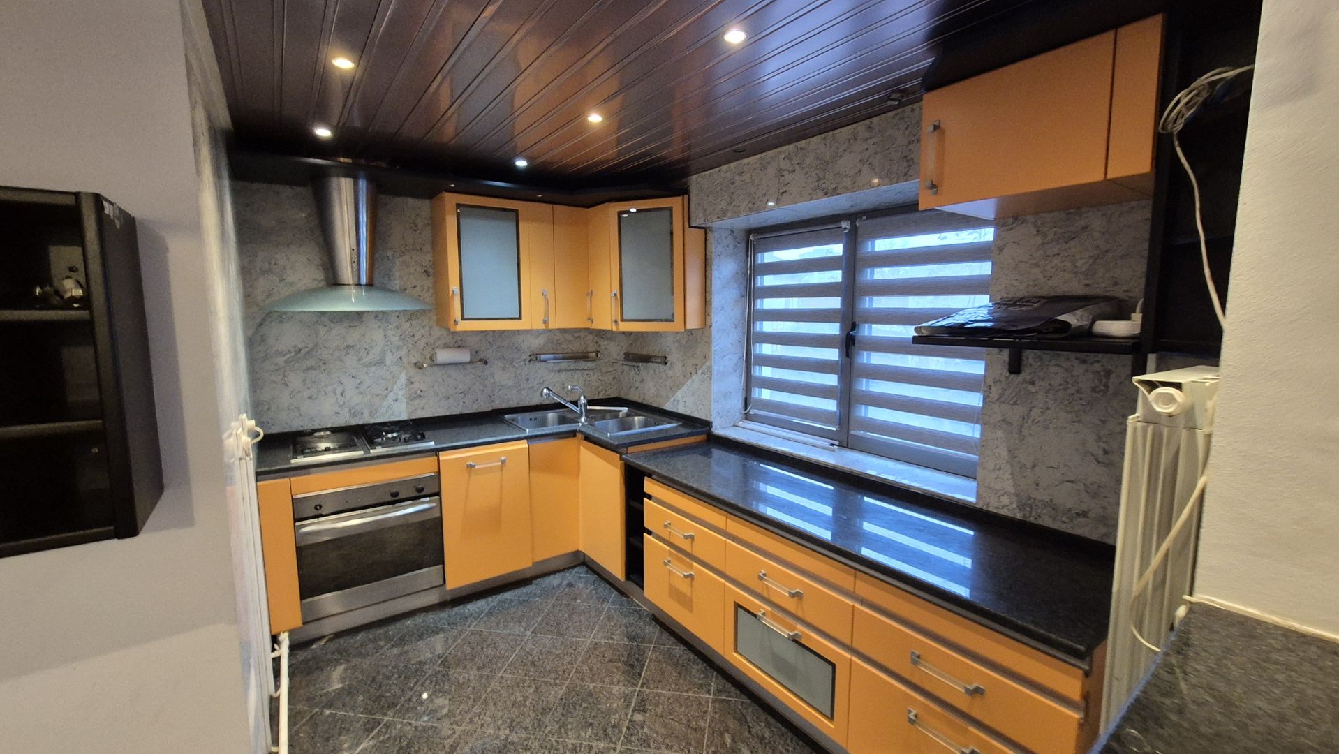 Apartament cu 3 camere, bloc 1990 - bd. Decebal piata Alba Iulia - Poză 6