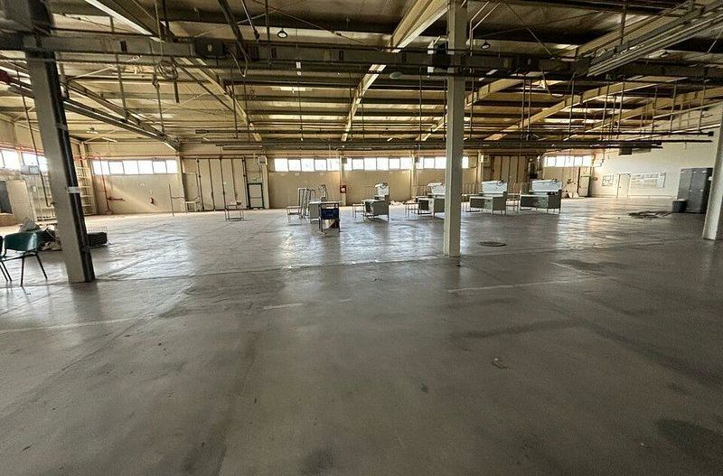 Hala 5000 mp dotata pentru productie si depozitare ISU categoria D - Poză 5