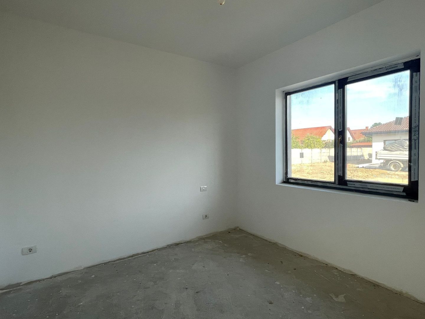 Duplex pe parter 4 camere - Mosnita Noua - Poză 10