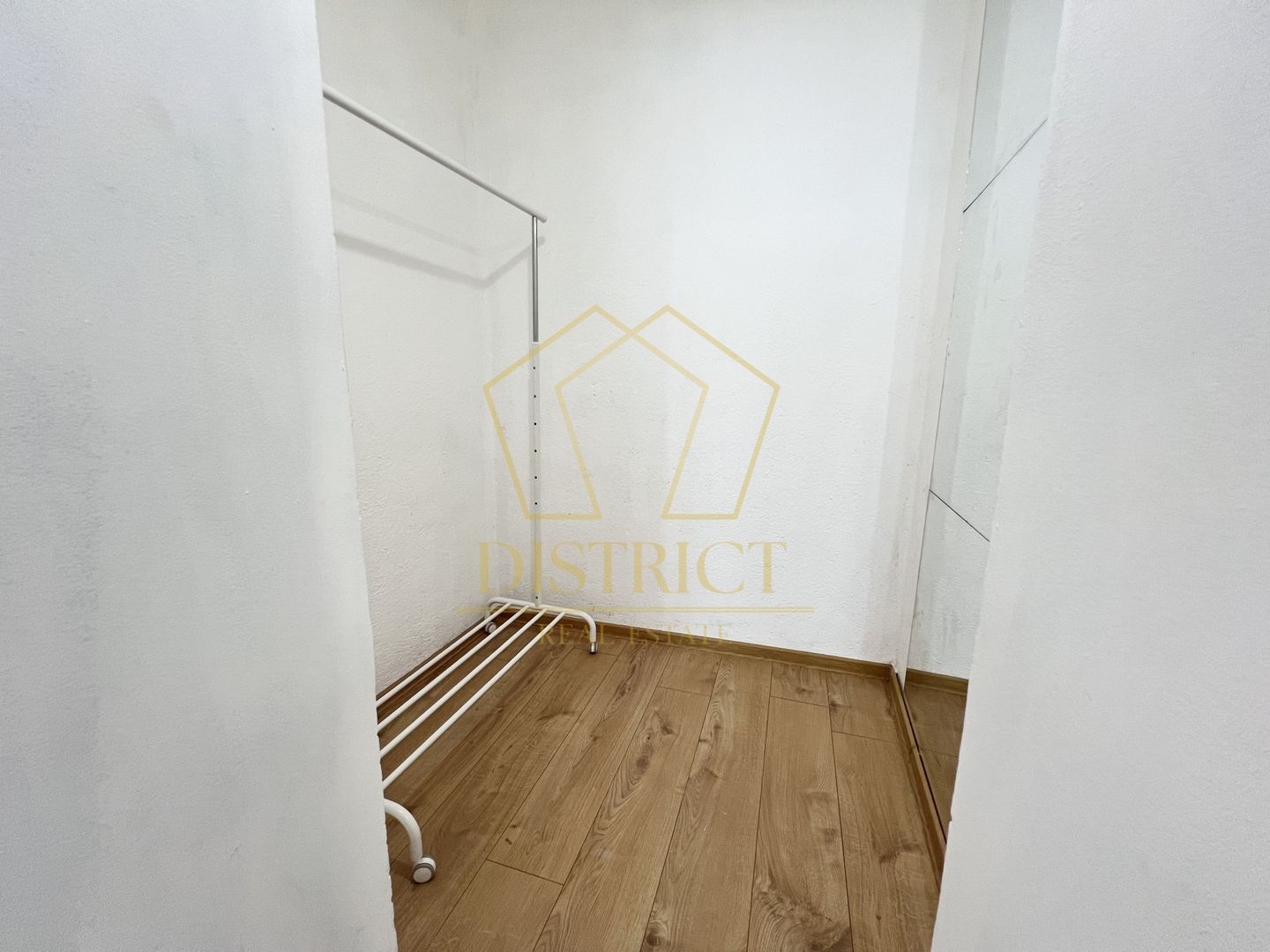 Casa individuala  cu 2 camere | Recent Renovata | Telegrafului - Poză 11