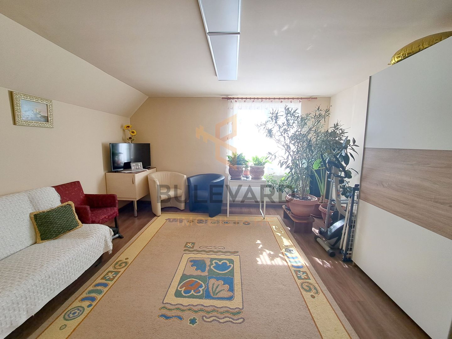 Comision 0! Casa 206 mp utili + pod 60 mp, 4 parcari, 304 mp teren - Poză 14