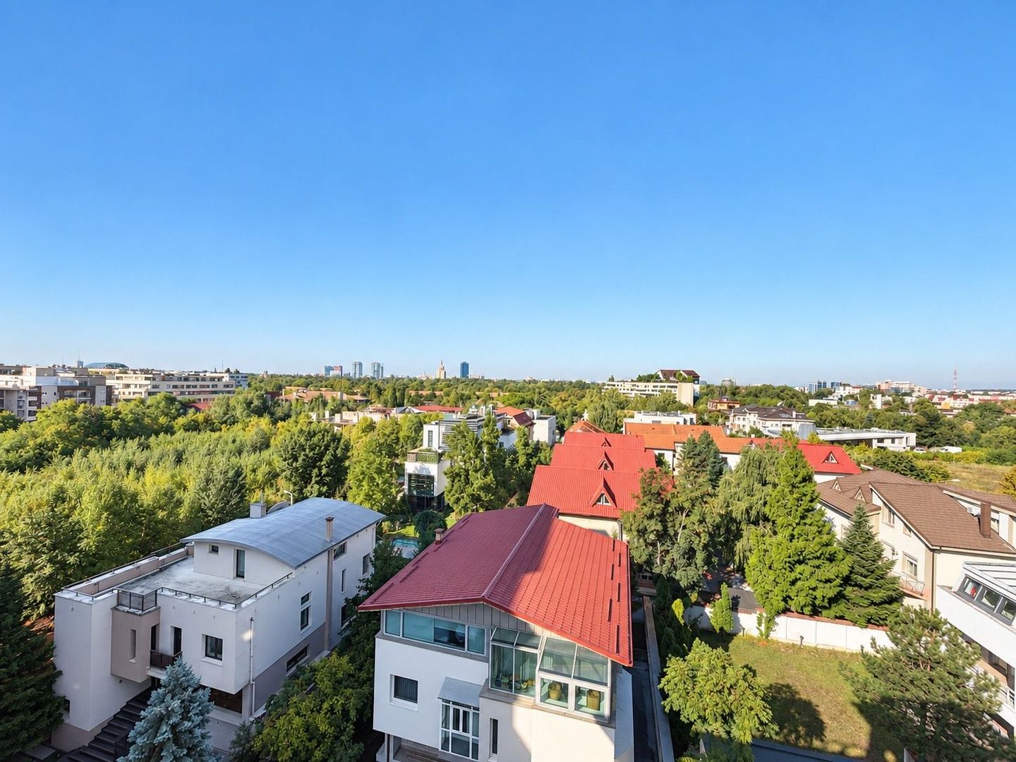 PENTHOUSE IN HERASTRAU — O RESEDINTA CARE TINE PASUL CU VIATA TA - Poză 5