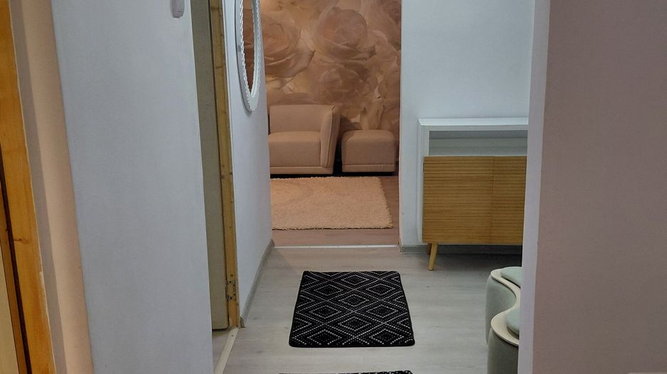 De inch iriat apartament 2 cam dec – Zona Baia Comunală, parter - Poză 9