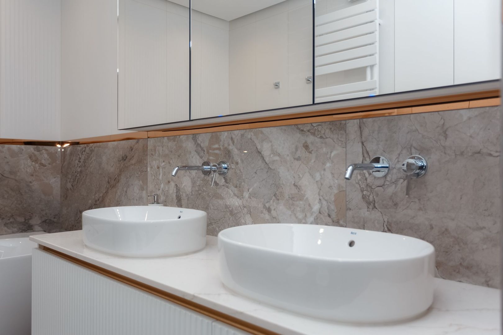 De vânzare apartament, 3 dormitoare + terasă, str. Teatrală 3, Centru. - Poză 7