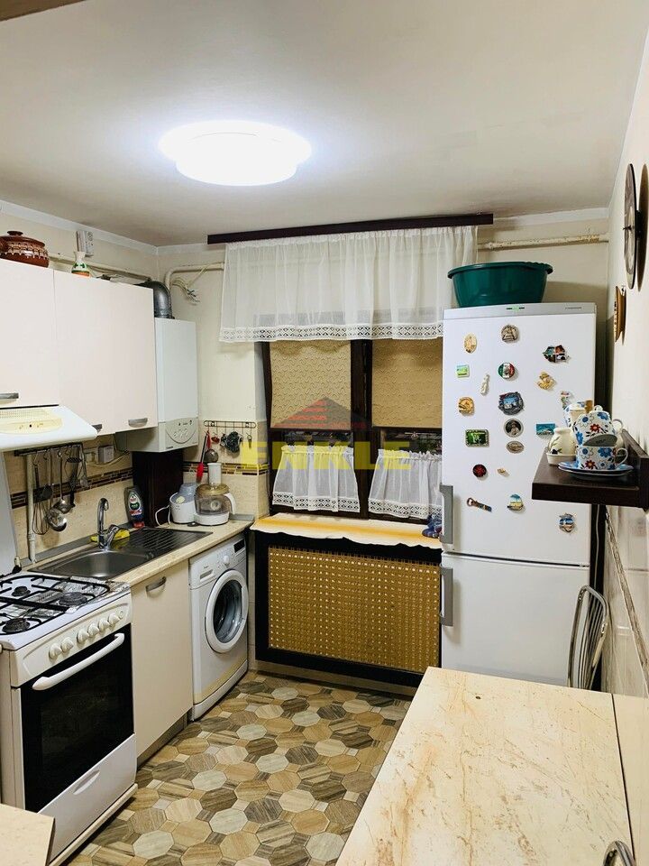 De vanzare Spatiu Comercial cu preluare afacere + Apartament 3 camere. 130.000 Euro Negociabil - Poză 6