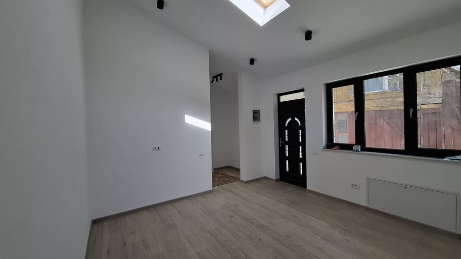 Apartament 2 camere in Vila , Centrala Proprie , Totul Nou L354 - Poză 6