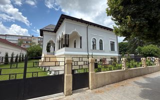 CASA OLARU – Un Secol de Istorie, Restaurat la Standardele Anului 2026 CAMPULUNG ARGEȘ - Poză 1