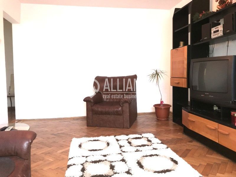 GARA-ABATOR- Apartament de 3 camere foarte spatios si luminos! - Poză 4