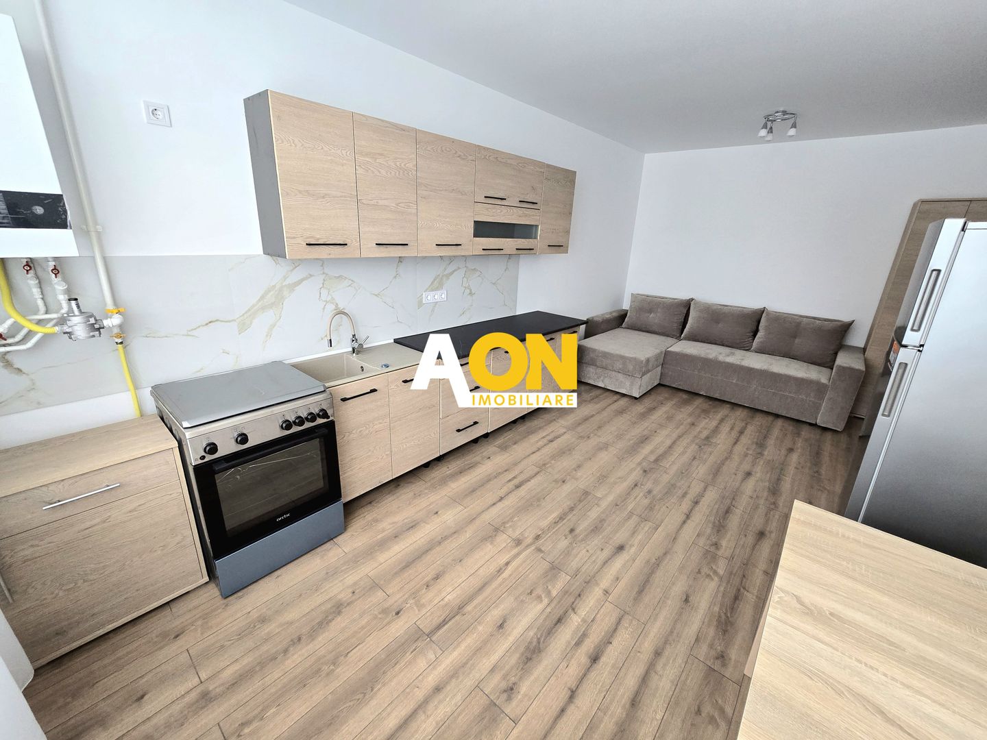 Apartament cu 2 Camere, Prima Închiriere, Garaj, Zona Alba Mall - Poză 2