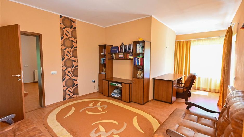 Vila cu 1.500 mp teren, gradina amenajata, linistita zonare,  Halchiu, Brasov - Poză 10