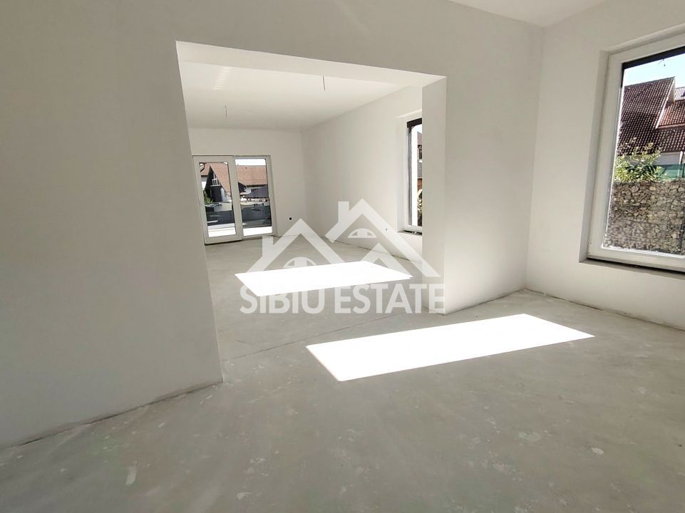 Casa cu garaj si pivnita, in Selimbar, SIbiu - Poză 18