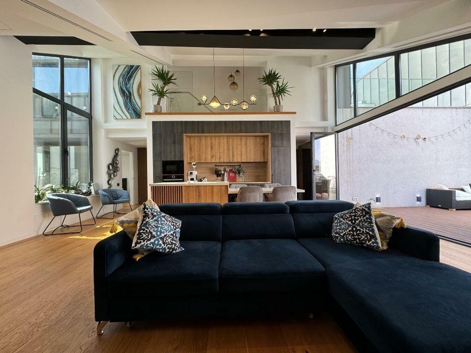 Superb duplex cu 4 camere şi terase mari - Poză 1