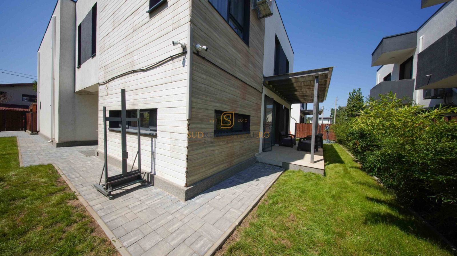 Duplex modern cu 4 camere, curte amenajata, com.Berceni - Poză 1