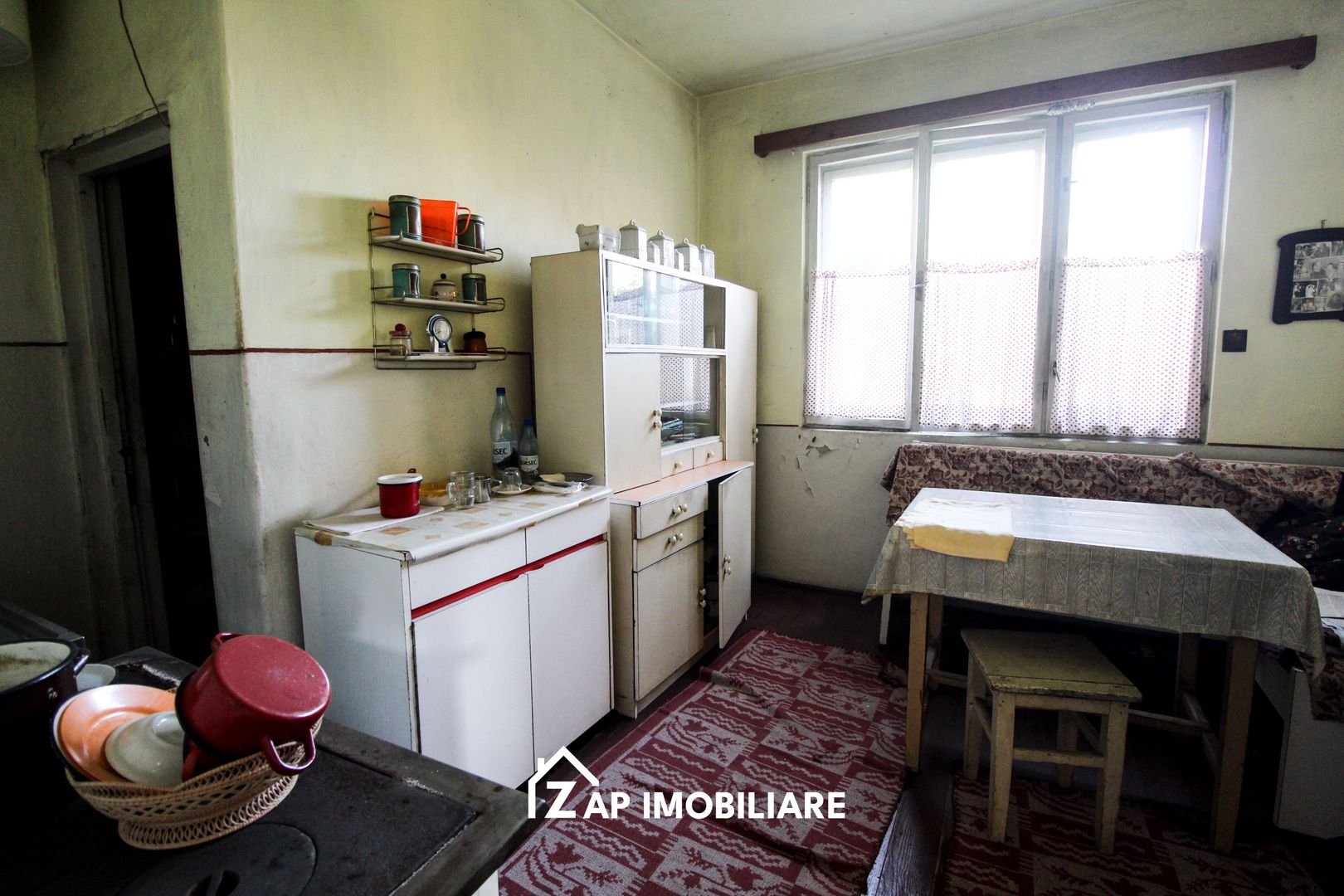 Cartierul 7 Noiembrie - Casă P+E Solidă - Singu - Poză 11