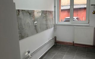 Apartament cu 2 camere de vânzare in centru Alba Iulia - Poză 3