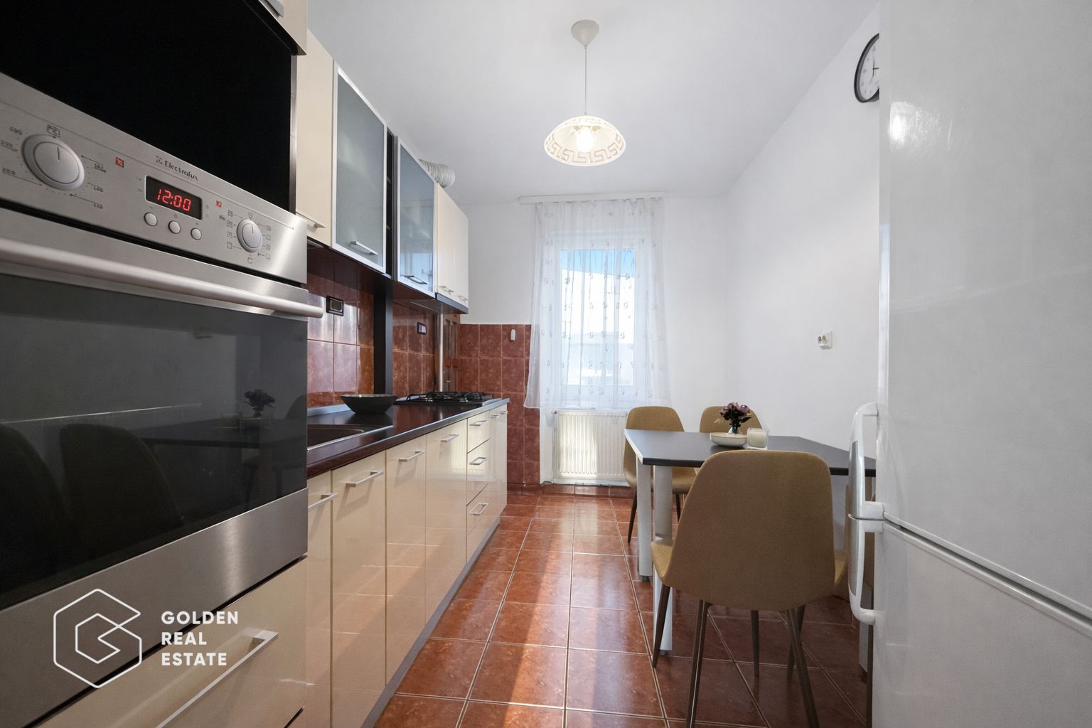 Apartament cu 4 camere, zona Micalaca, etaj 3, decomandat - Poză 6