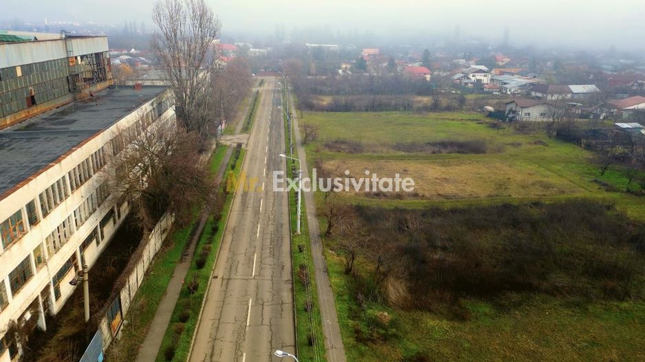 Vila 290mp + 4 spatii comerciale/chiriasi /depozitare, teren 1401 mp, acces DN1 - Poză 4