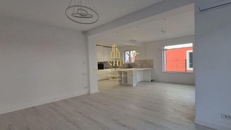 Vila 5 camere cu mansarda spatioasa si gradina in Pipera American Village - Poză 1