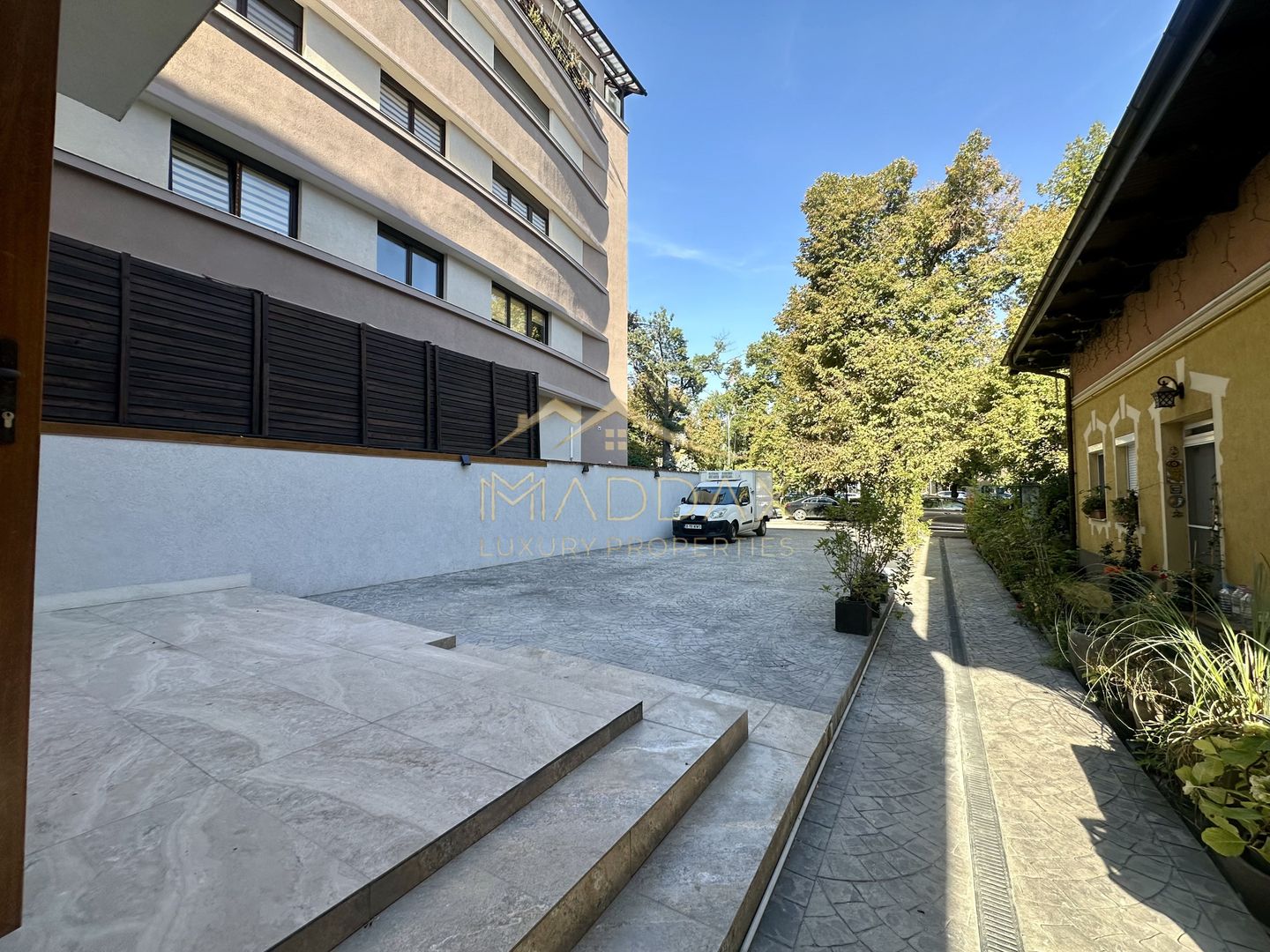 Spațiu comercial de lux pe Bulevardul Aviatorilor – 94 mp utili + terasa (135mp) - Poză 12