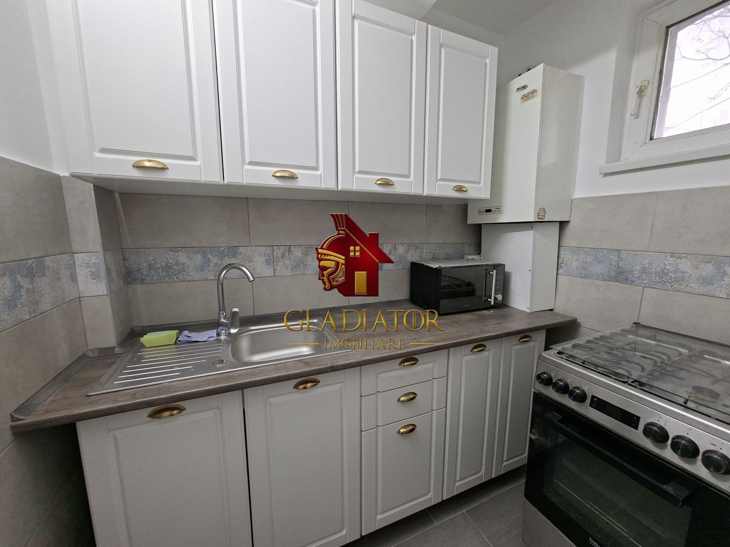 Garsoniera Alexandru cel Bun strada Plaiesilor, renovata, disponibila - Poză 6