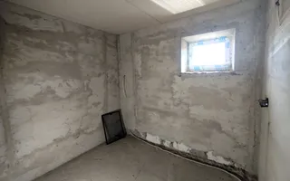 CASĂ CU 2 NIVELE – 136 m² | 4 DORMITOARE | 7 ARI ANENII NOI - Poză 15