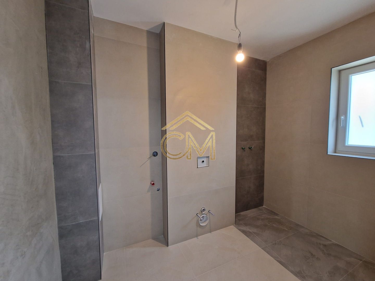 Casă 4 Camere - 110 MPU - 264 MP Teren - La Cheie - Poză 4