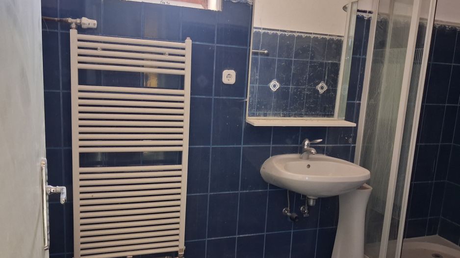 Casa RENOVATA partial 8 cam 6 ari 550mp garaj ANA IPATESCU. - Poză 18