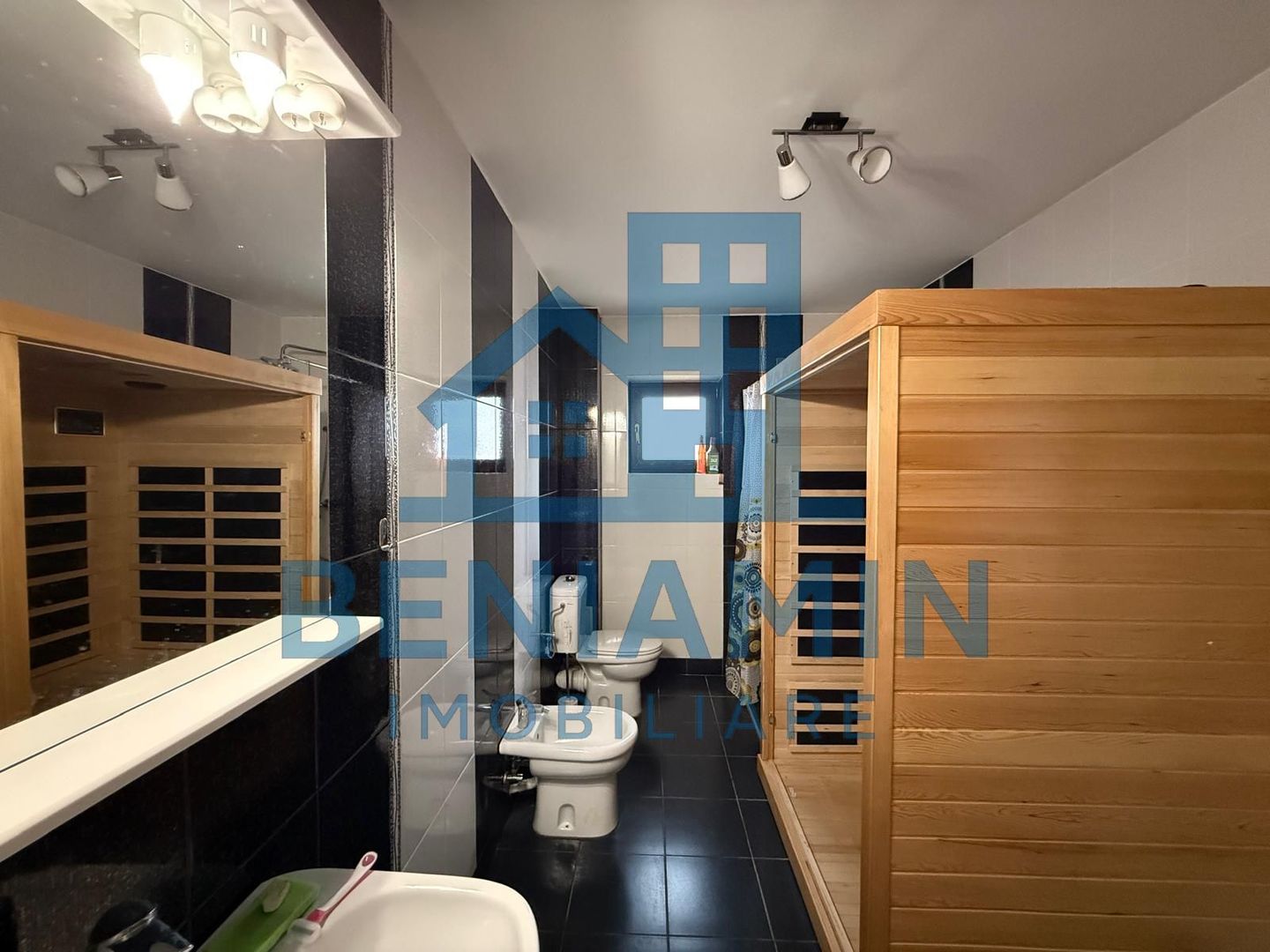 Casa-P+1-Piscina-Garaj-248mp totali-Foisor-Toate utilitatile-Libera - Poză 10