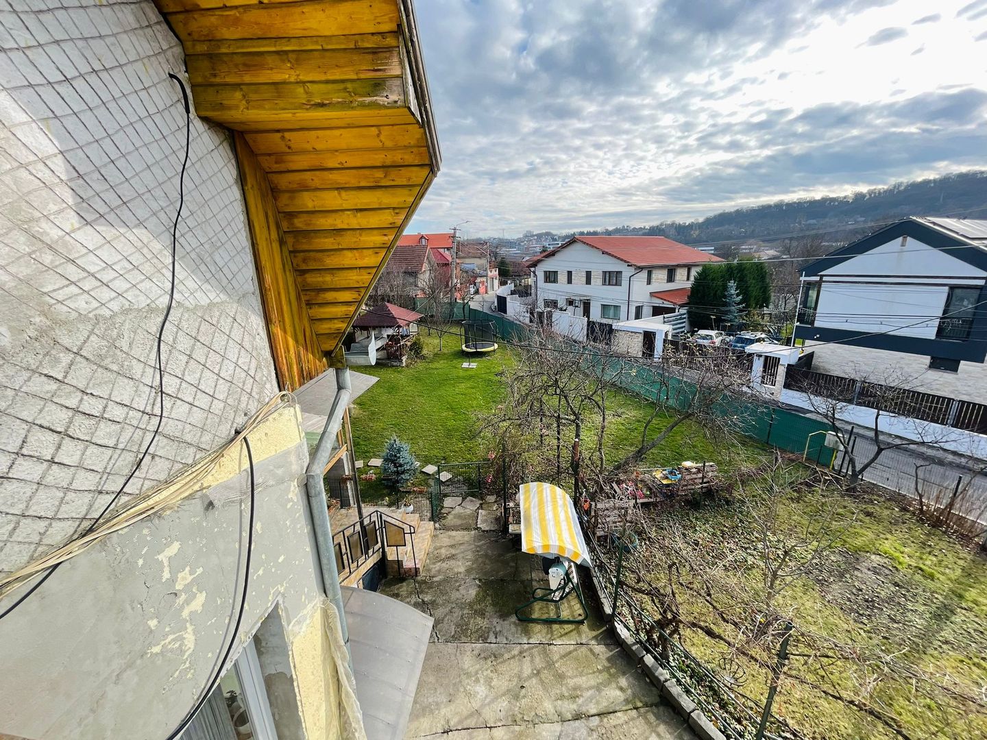 Casă cu potențial de renovare, teren generos 1366 mp, Dâmbu Rotund - Poză 3