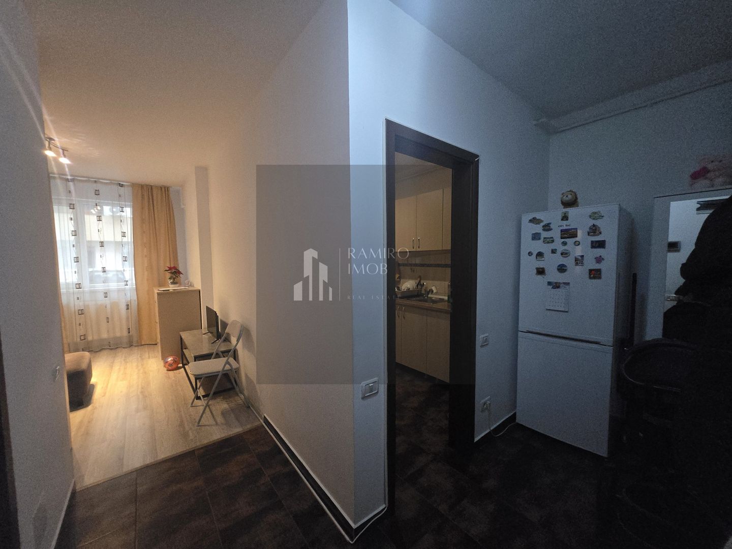 Garsoniera 31mp decomandata balcon centrala Drumul Binelui Metalurgiei - Poză 3