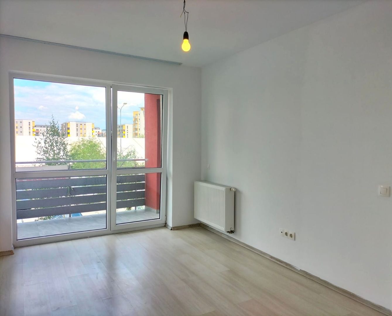 Vindem apartament 3 camere complet renovat cu vedere pe 2 parti - Poză 7