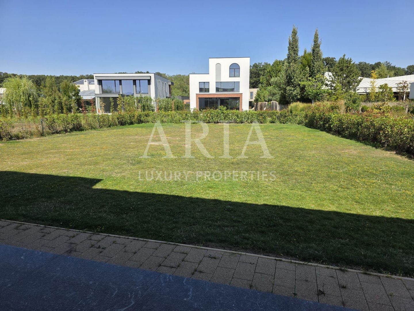 Dumbrava Vlasiei – Armonie între design, lumină și natură - Poză 35