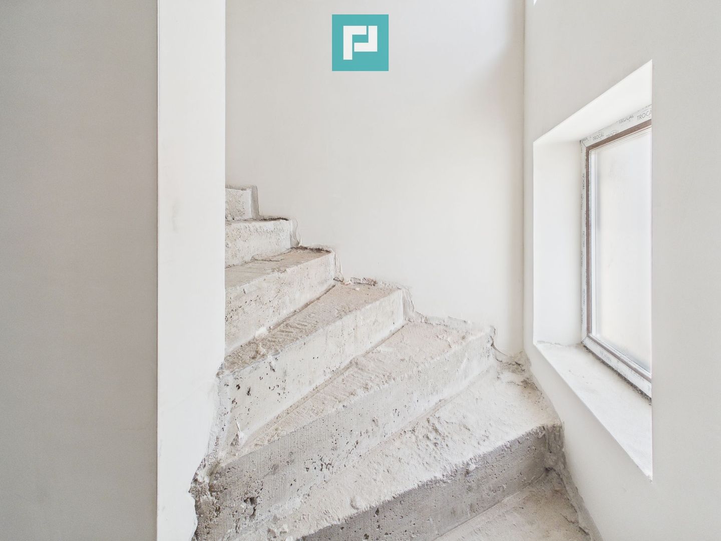 Duplex spațios 102 mp utili, teren 350mp in Covaci - Poză 17