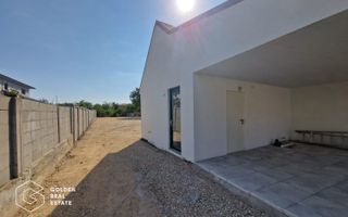 Teren 900 mp cu cladire de birouri pt depozit, parc auto,  centru logistic, etc - Poză 4