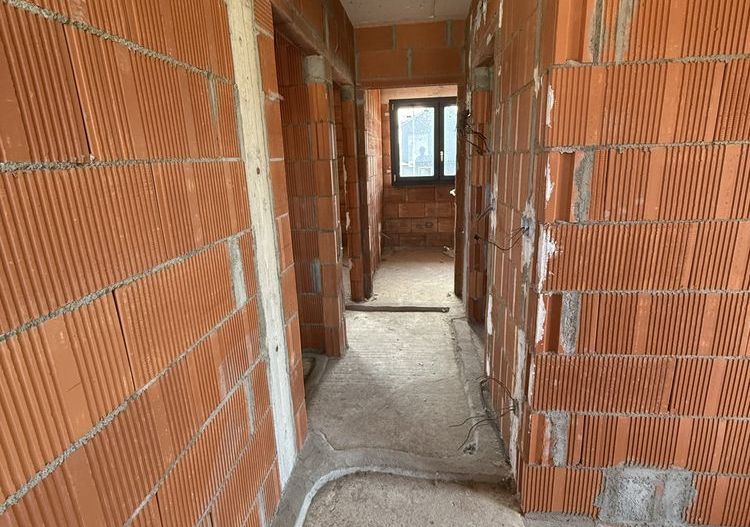 BRASADAS vinde casa cu 3 camere in zona Closca. - Poză 4