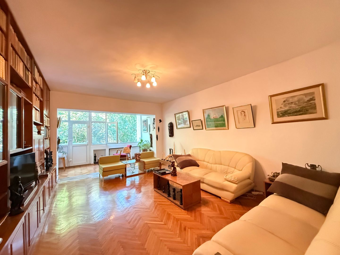 De vanzare 4 camere, curte exclusivă 250 mp, Str. Uruguay - Bucuresti - Poză 3