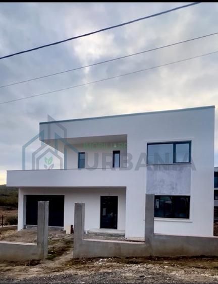 Casă modernă lângă Lacul Ezăreni - Poză 1