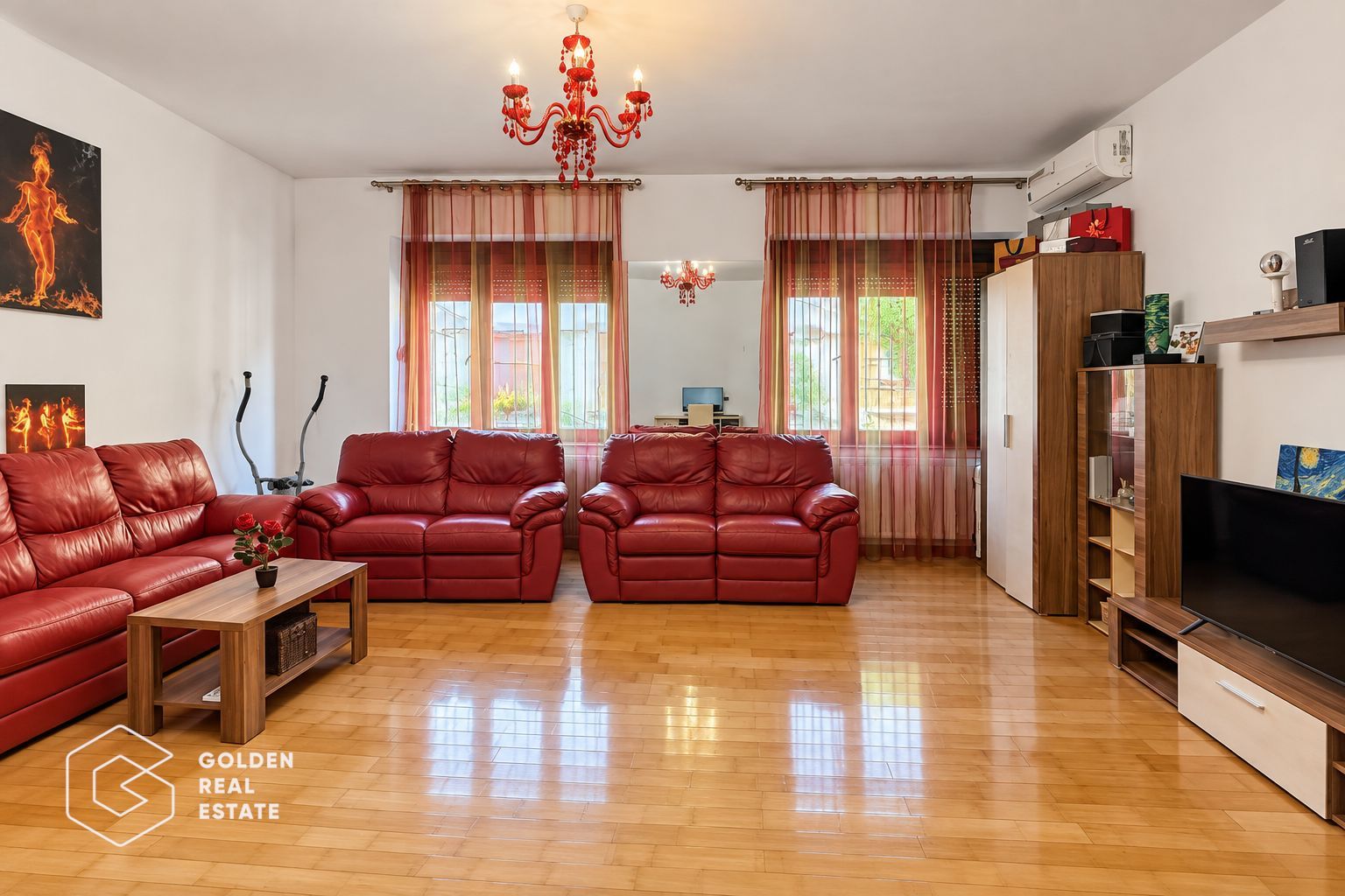 Casa individuala cu garaj si teren 556 mp, str Desseanu - Poză 3