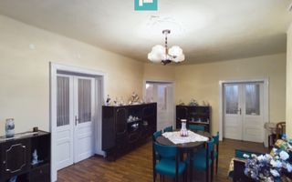 Casă pitorească în județul Arad - Poză 12