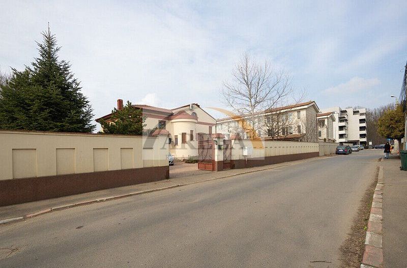 Vila cu 750 mp utili si teren de 1.480 mp in Erou Iancu Nicolae - Poză 44